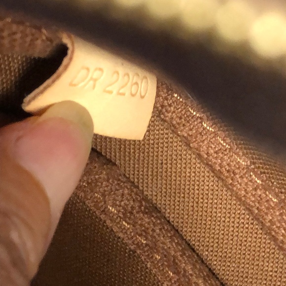 🌸🌸 AUTHENTIC 🌸🌸 Louis Vuitton Pochette Accessory - Picture 7 of 14